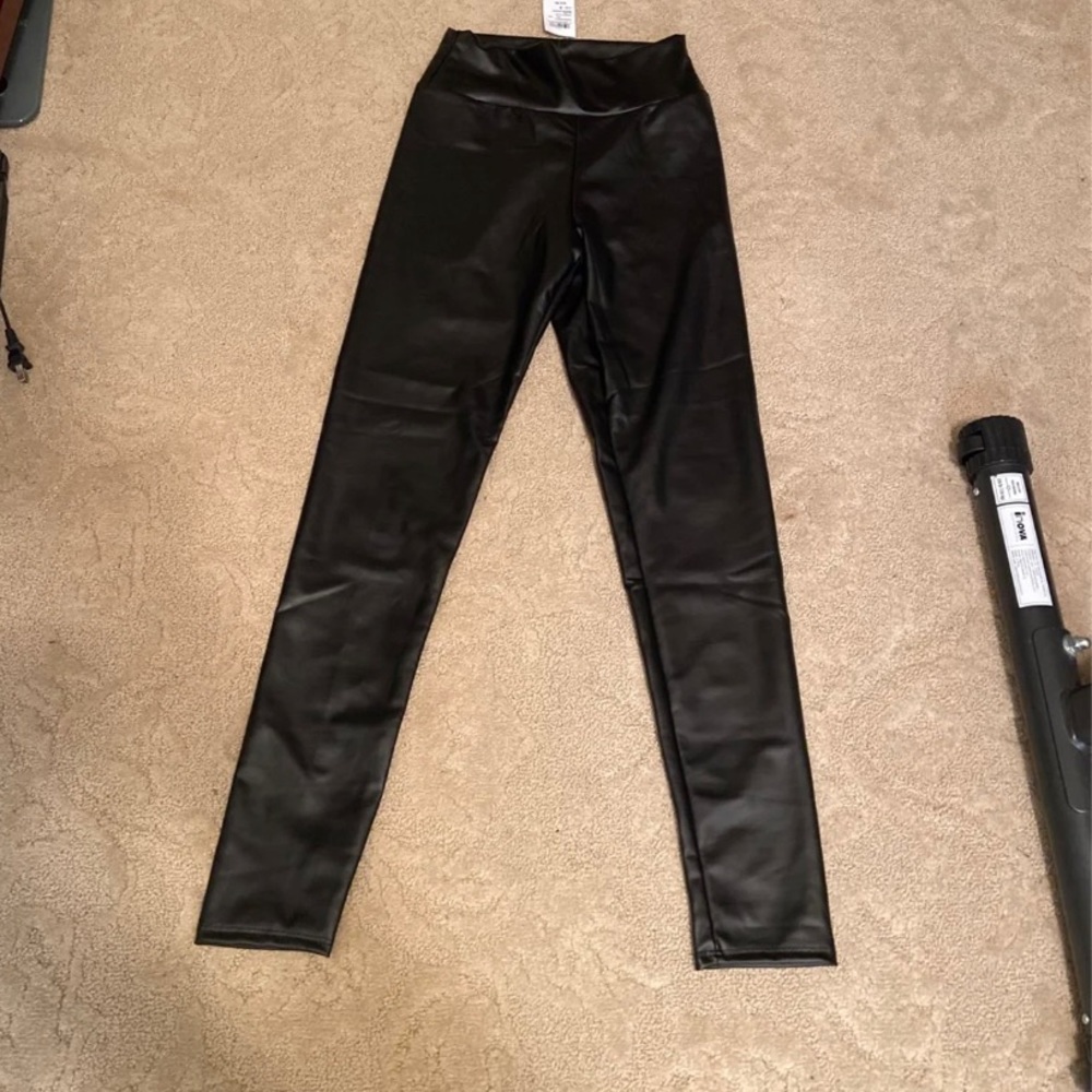 Black leggings